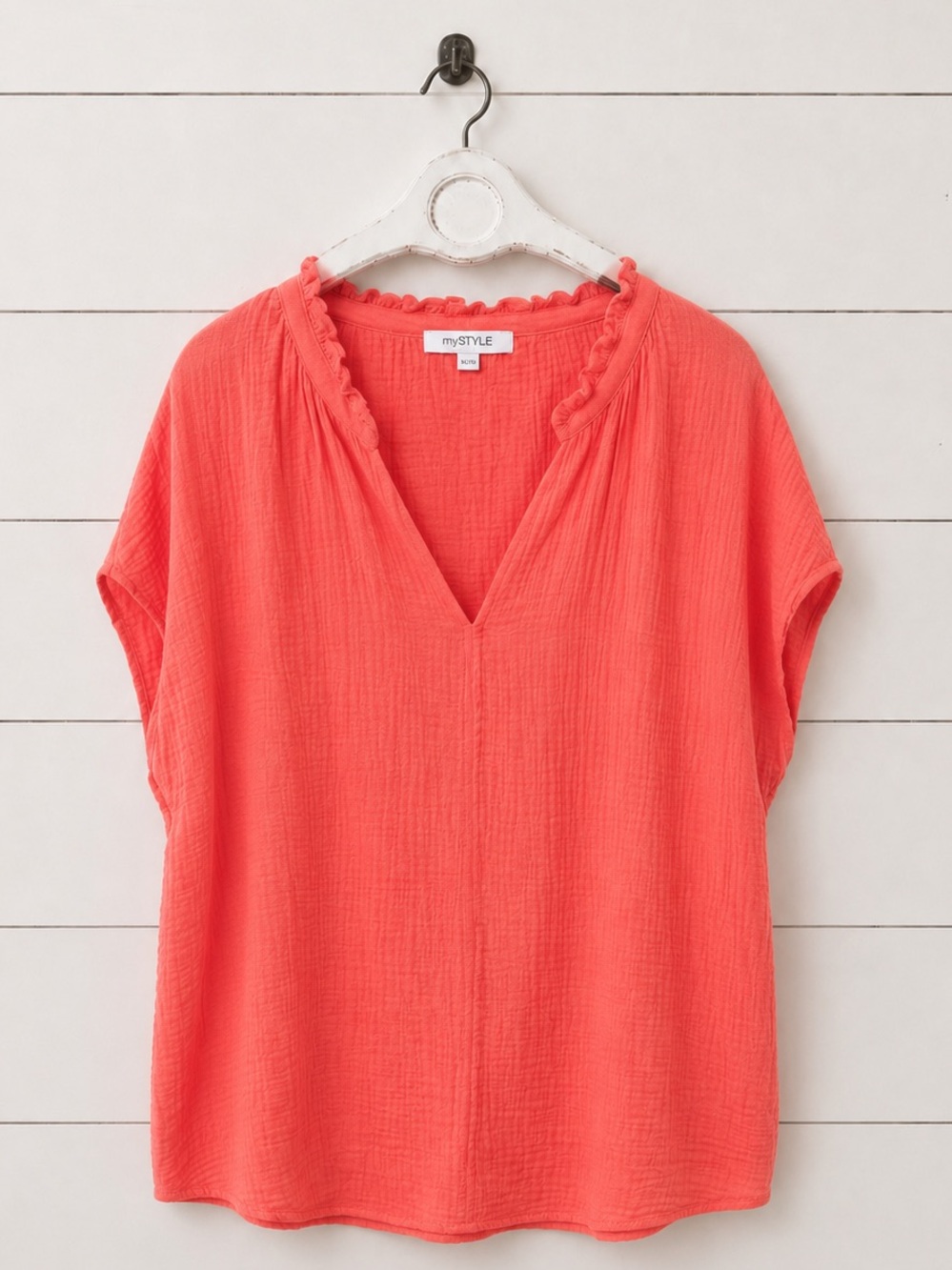 Coral V‑Neck Short Sleeve Top